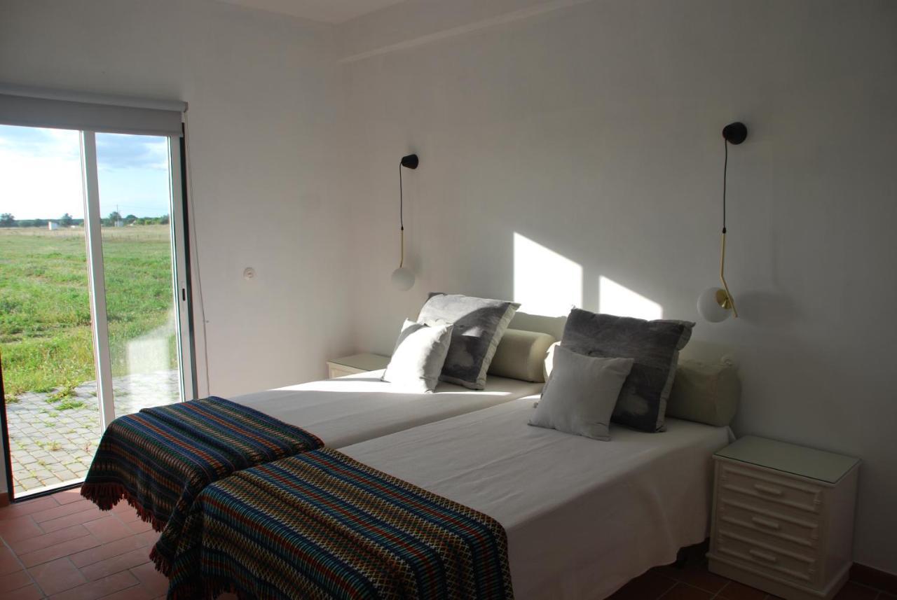 Monte Ramos Guest House Ferreira Do Alentejo Exterior photo