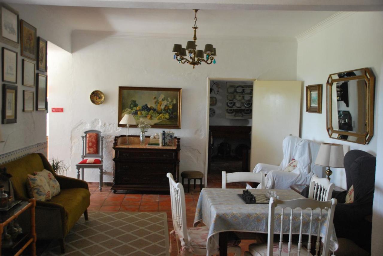 Monte Ramos Guest House Ferreira Do Alentejo Exterior photo