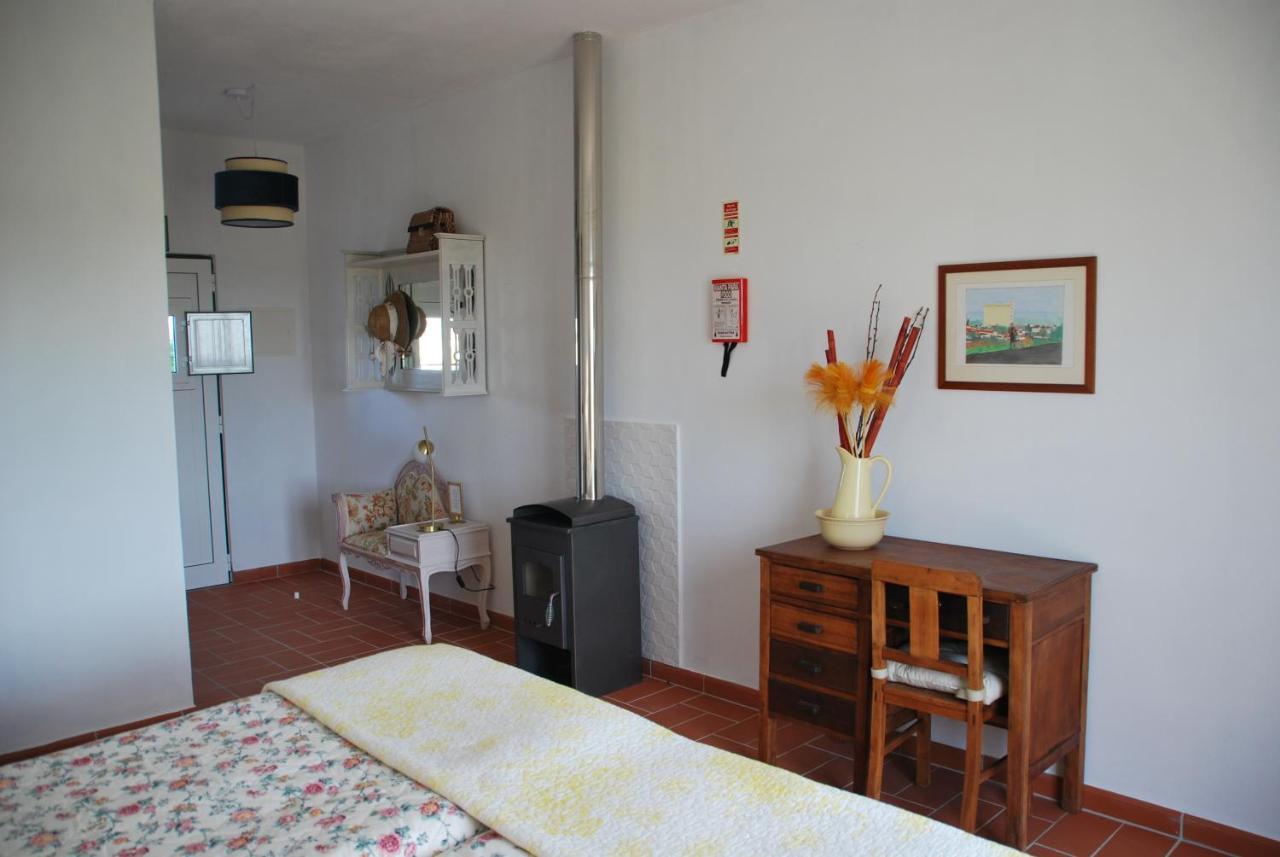 Monte Ramos Guest House Ferreira Do Alentejo Exterior photo
